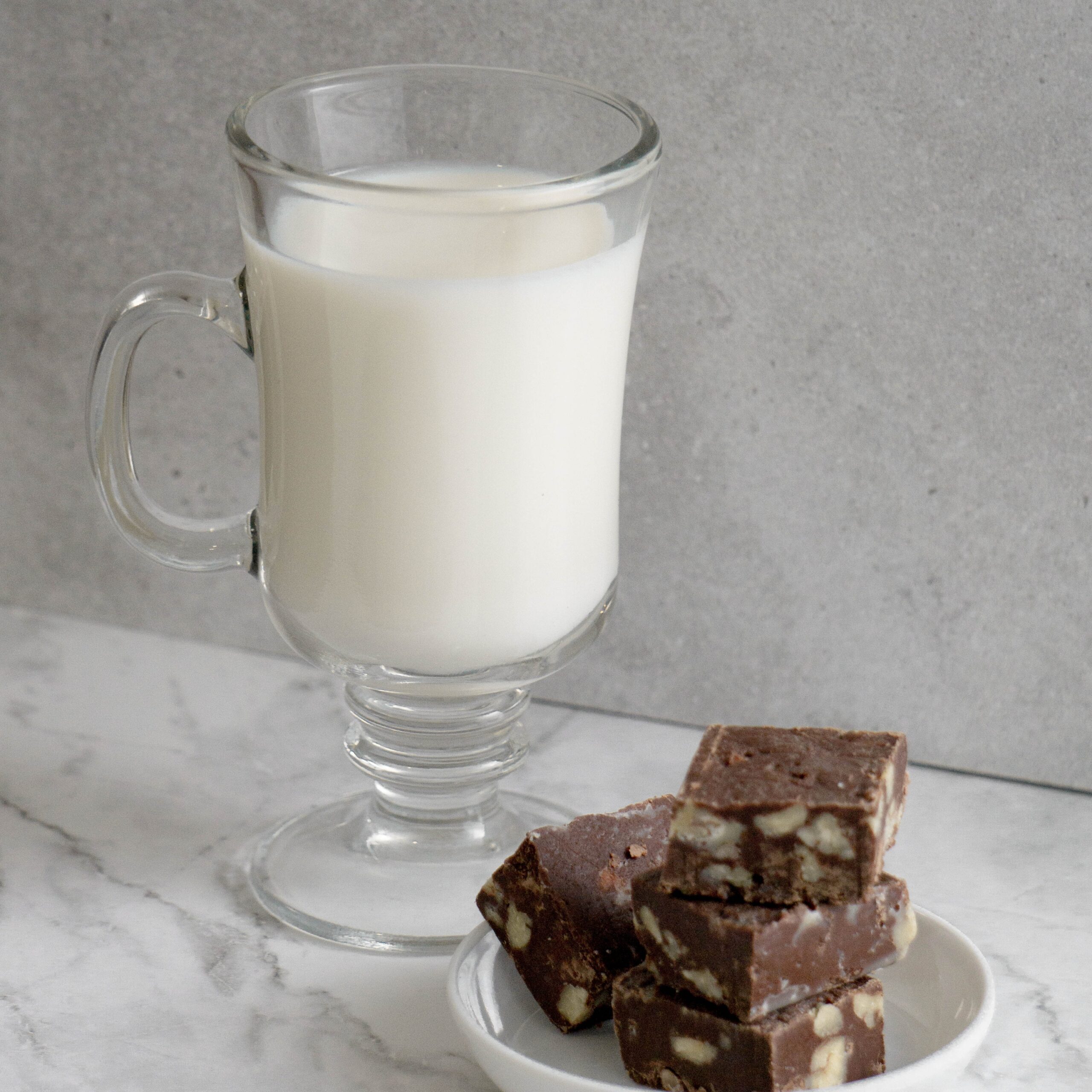 Fudge de chocolate semiamargo con nuez - fudge - bocadito - chocolate - postres en CDMX